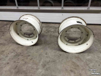 Wheels, Tyres, Rims & Dual spacers New Holland 18x28