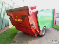 Silage-block distribution wagon Strautmann BVW 801