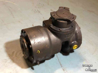 Diverse used spare-parts New Holland Tandwielbak / Tandwielkast FX