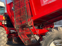 Sugar beet harvester Gilles Beet Master 2000