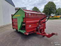 Silage-block distribution wagon Strautmann BVW Blokkenverdeelwagen