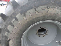 Wheels, Tyres, Rims & Dual spacers Mitas 900/60R32 SFT (Super Flexion Tire) banden en wielen velgen