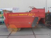 Silage-block distribution wagon Schuitemaker Amigo 30S blokkenwagen blokkendoseerwagen voerkar voerwagen messenwals