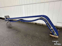 Conveyor  Franz Nahrungsmittelmaschinen elevator  Stijle opvoerband met schakelband  30 cm breed