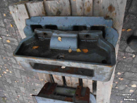 Used parts for tractors Massey Ferguson gewichtendrager