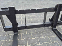 Front-end loader  Palletvork vorkenbord lepelbord met euro aansluiting Balenprikker.