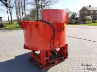 Concrete skips Weidemann Agrimax BM800h betonmixer