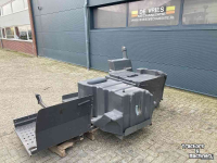 Diverse used spare-parts Claas Jaguar 494 brandstoftank compleet met onderbouw