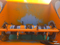 Sawdust spreader for boxes Flingk ZX 750 Boxenstrooier