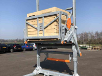 Other conveying equipment and accessories VHM MonoDumpr - VHM-Machinery Kistenkantelaar