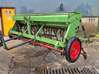 Seed drill Hassia DU 300 zaaimachine