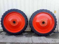Wheels, Tyres, Rims & Dual spacers Good Year 270/85R50 en 320/85R32