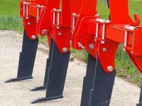 Deep subsoiler ADV Technik Voorzetwoeler vomumatra met stand. hydr. hef