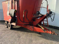 Vertical feed mixer Peecon Biga Twin Eco 15 m3 voermengwagen