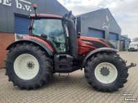 Tractor Valtra T144 Active