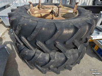 Wheels, Tyres, Rims & Dual spacers Michelin Molcon dubbellucht met Michelin 18.4 R38