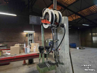 Other machines and accessories for the workshop and yard  olie pomp installatie
