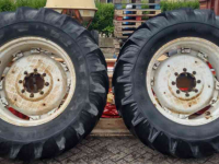 Wheels, Tyres, Rims & Dual spacers Pirelli 14.9R24