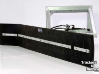 Manure scraper Qmac Modulo rubber yard scraper 300cm hookup Manitou
