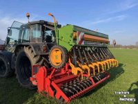 Seed drill  Pennen frees met amazone zaaimachine
