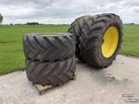 Wheels, Tyres, Rims & Dual spacers  Michelin MachXBib 710/70R42 en 600/70R28 John Deere