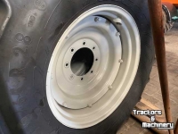 Wheels, Tyres, Rims & Dual spacers Valtra Valtra velgen vast en verstelbaar