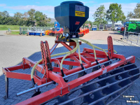 Granulate spreader Delimbe Zaaimachine - granulaatstrooiers - opbouw zaaimachines