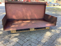 Tractor tipping boxes  Trekkerbakje