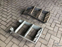 Used parts for tractors Deutz-Fahr Opstap