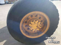 Diverse used spare-parts  As met banden