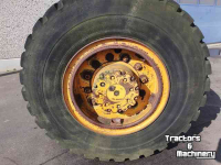 Diverse used spare-parts  As met banden