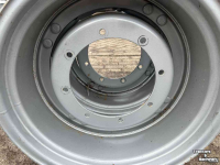 Wheels, Tyres, Rims & Dual spacers Steyr W12x24 velgen