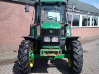 Tractor John Deere 6120 SE