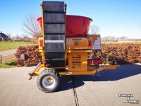 Straw spreader for boxes Haybuster H-835