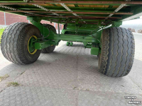 Self-loading wagon Taarup 1030 gerestaureerd