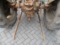 Oldtimers Massey Ferguson FE35 Tractor