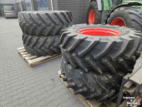 Wheels, Tyres, Rims & Dual spacers Trelleborg 650/65R38 en 540/65R28